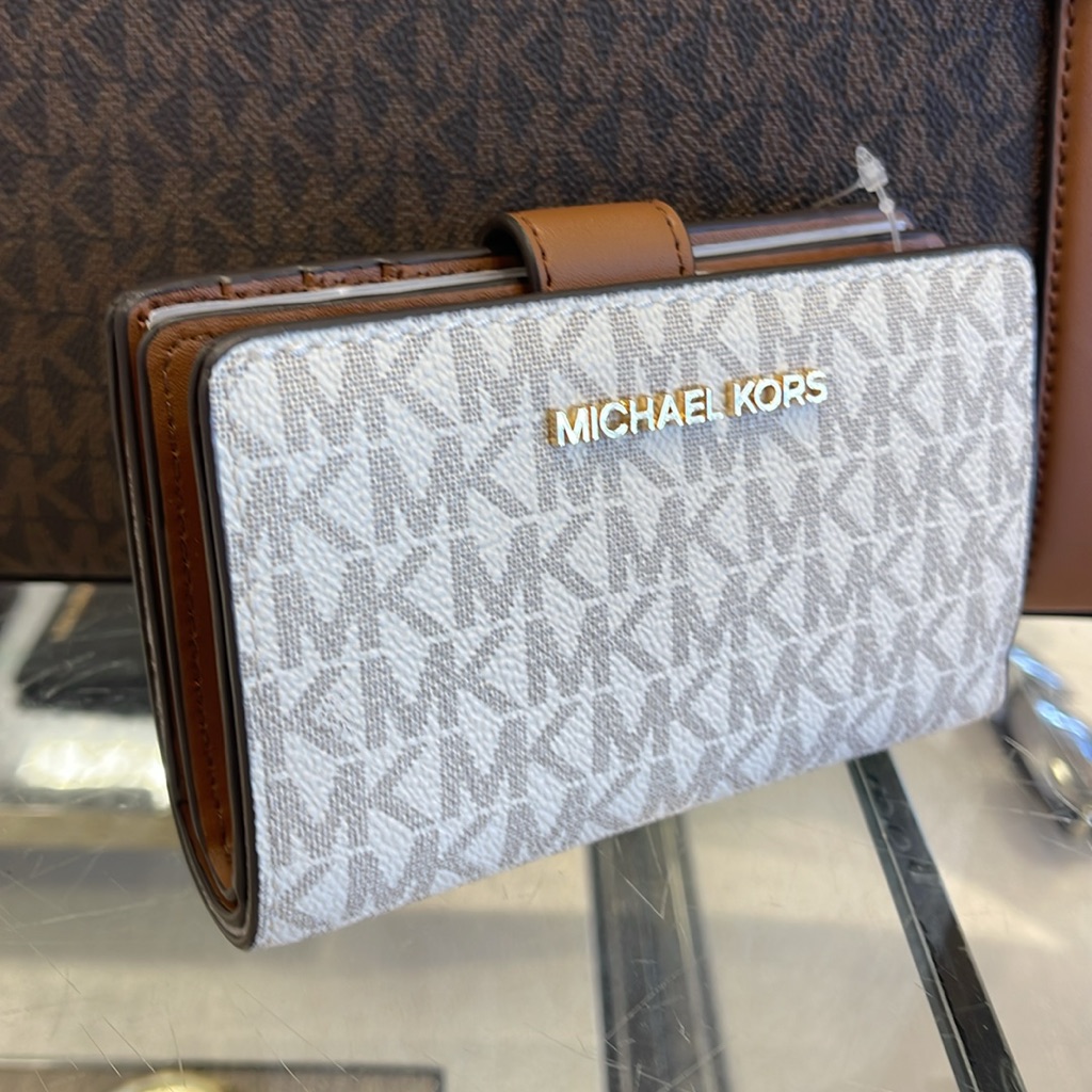 Michael Kors Medium Signature Logo Wallet Vanilla Nwt